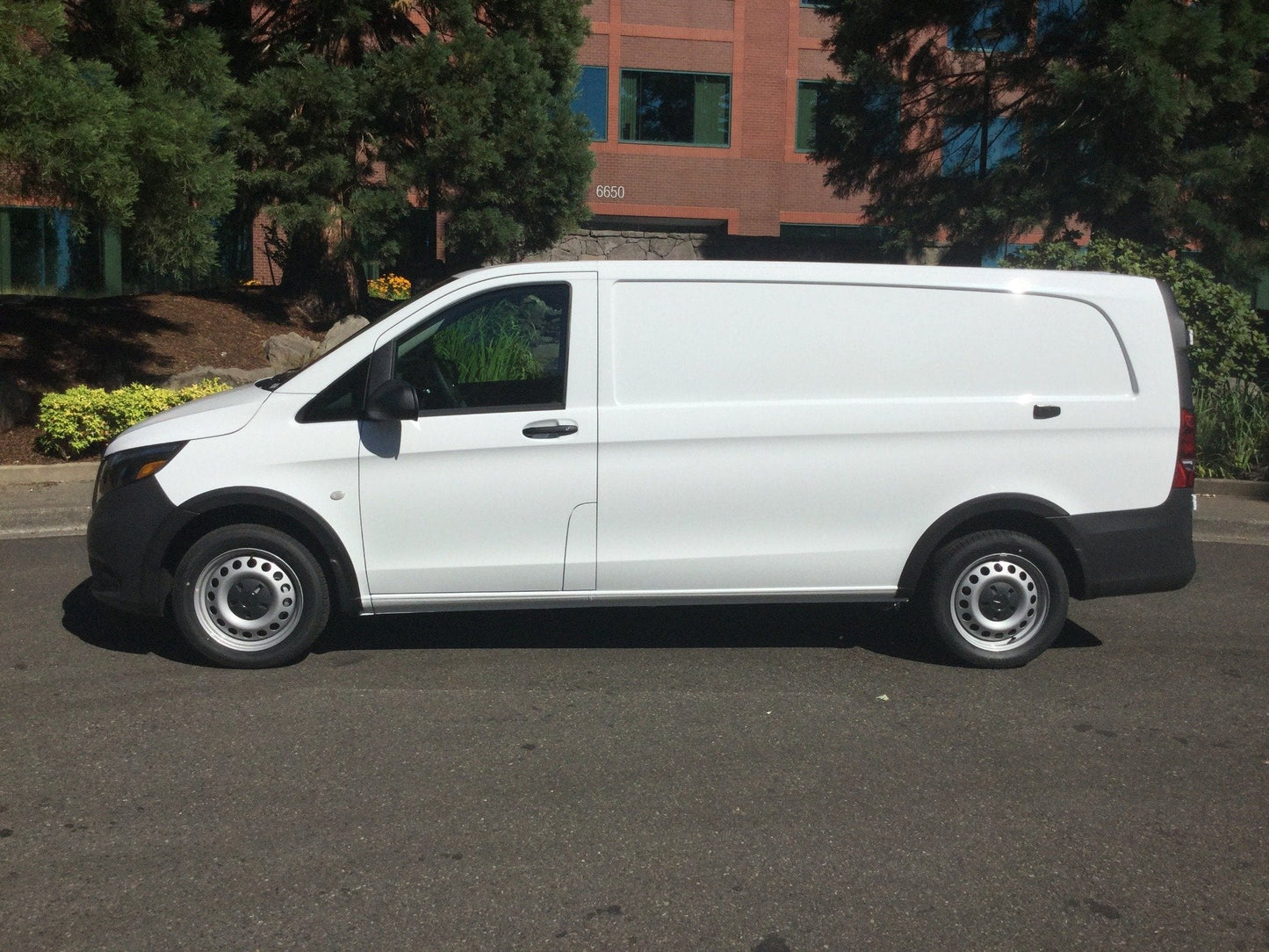 Metris / Vito 8-Piece Fender Flare Kit – Full Corner Coverage Van Upgrade Terrawagen