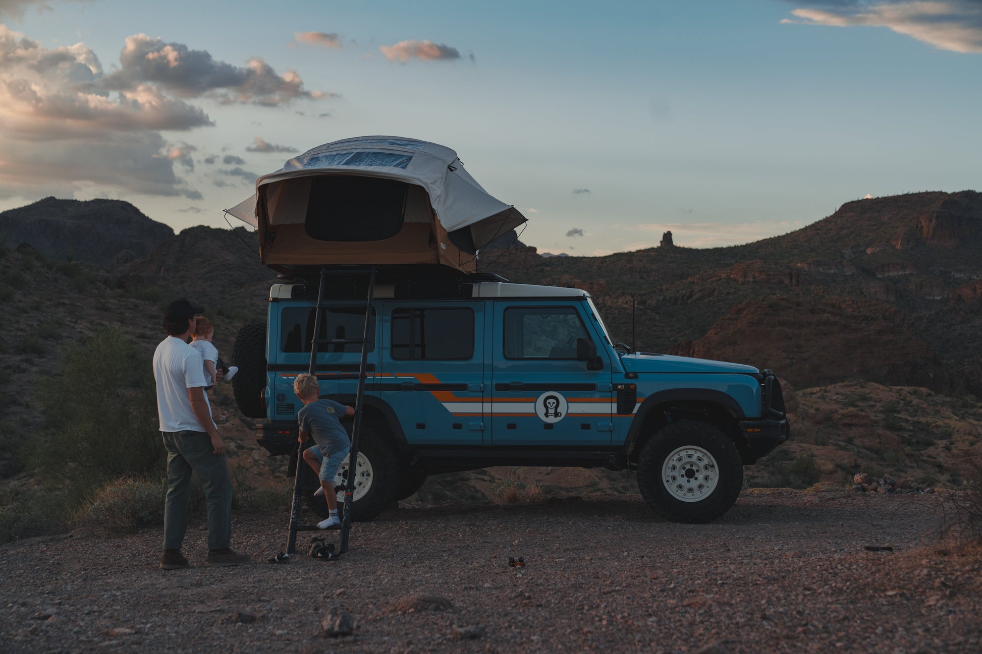 Vagabond 2.0 Rooftop Tent ROAM Dealer Portal