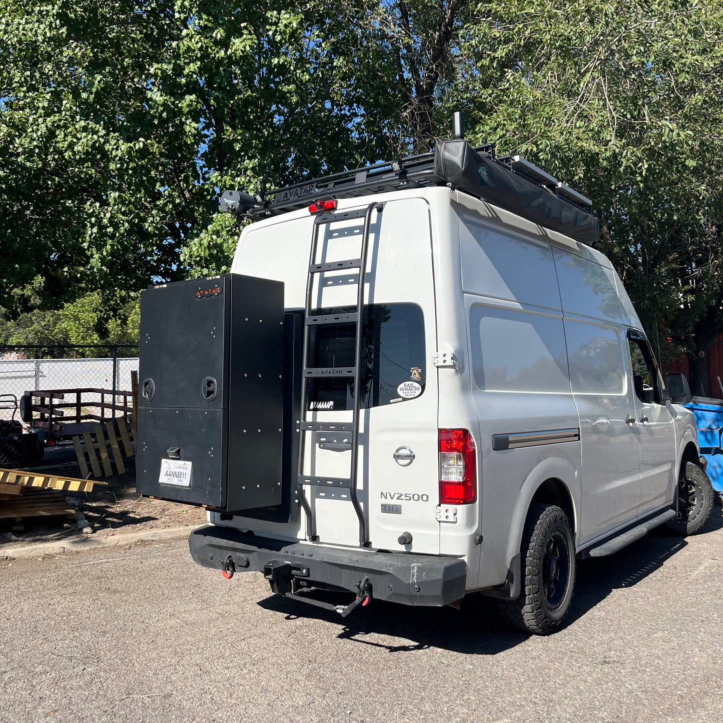 NV3500 Rear Ladder