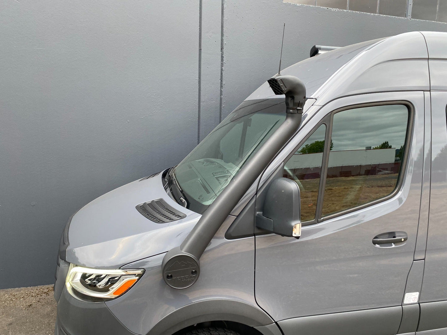 Sprinter 907 Snorkel – Compatible with V6 Diesel Engines Only